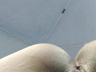 Shakin this fats ass and pussy.. wana style???
