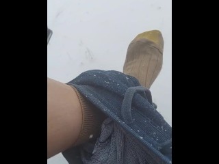 Pissing lady 18