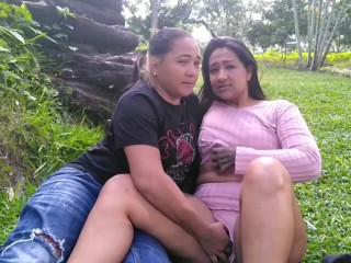 me dejo masturbar en un parque publico de una desconocida