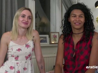 Ersties – Lesbische Doppelstimulation mit zwei Vibratoren