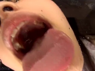 Eastern Lesbians suck a tongue